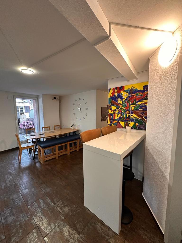 Stay2Night City Center Hostel Zürich Buitenkant foto