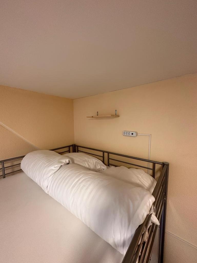 Stay2Night City Center Hostel Zürich Buitenkant foto